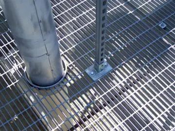 PIPE CUT OUT IN BAR GRATING 1